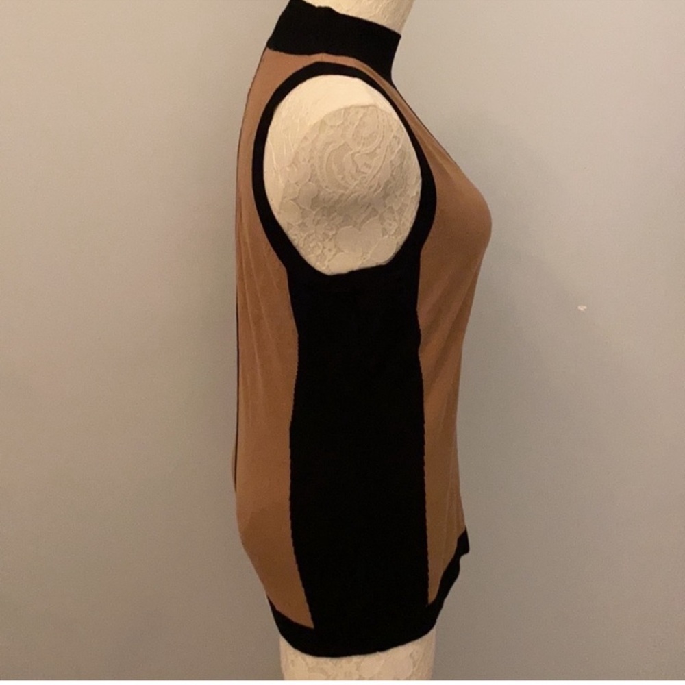 Cache Tan and Black Keyhole Tank Top - Picture 3 of 5